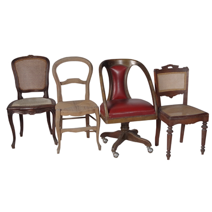 Assortiment de chaises antiquaire